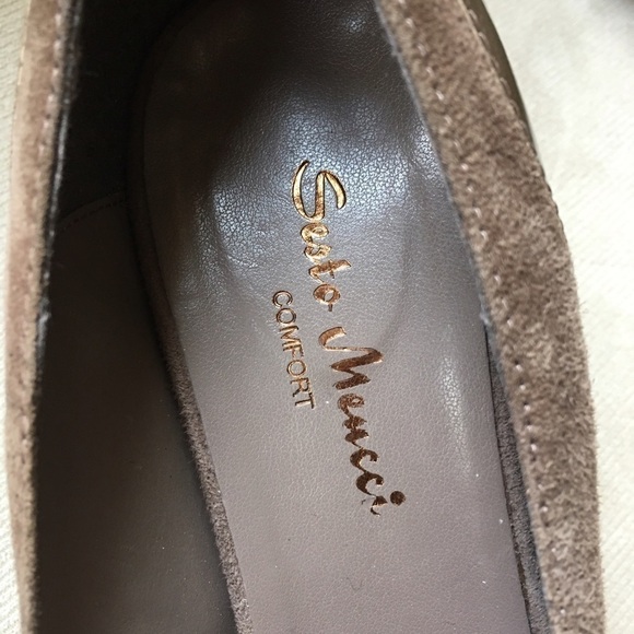 New - pumps from Saks Fifth - Picture 3 of 4